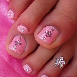 Nail technician offers - Gel pedicure